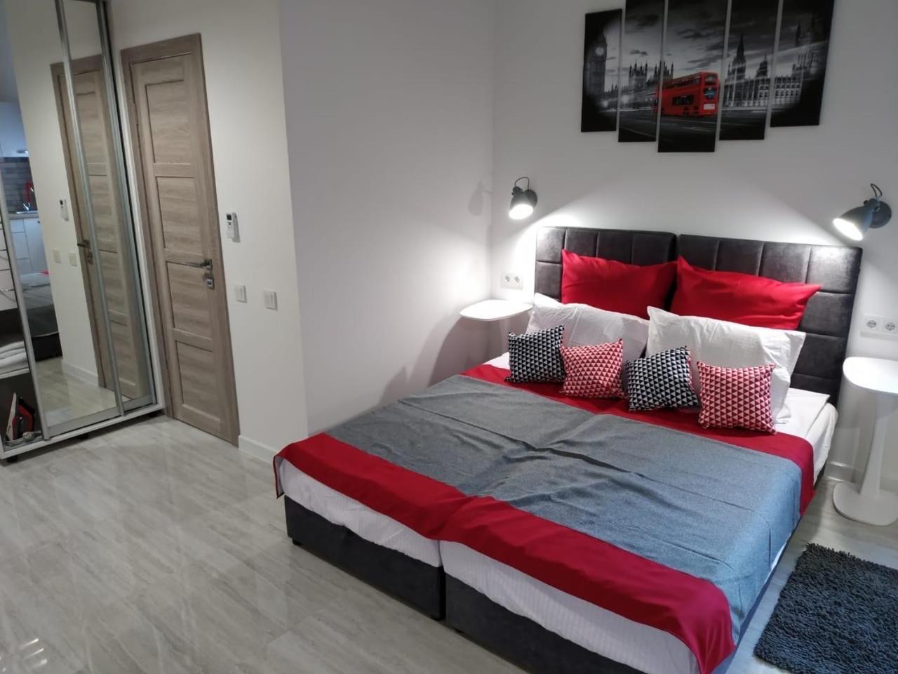 Apartment For Rent In The City Center Of Kharkiv K18 Elinaflats Экстерьер фото
